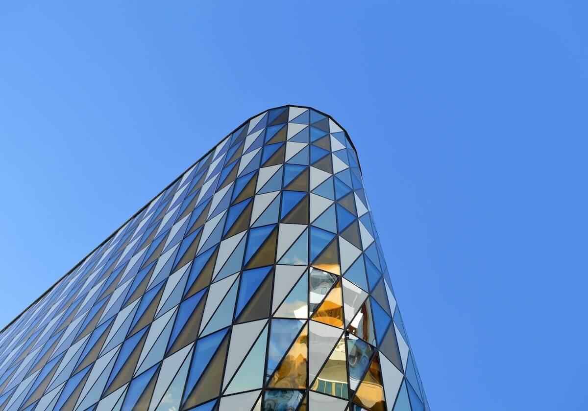 专访王蔷④：生活愈加复杂 灿烂微笑是最好的面具