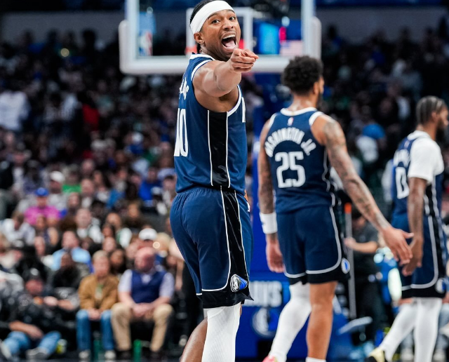 世界杯比赛在线观看平台-独行侠双杀步行者终结10连败 西卡复出30+8米神25+7+7